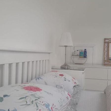 Amberley Guest House Gorey Bagian luar foto