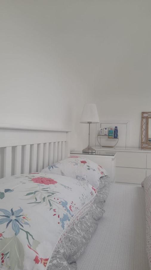 Amberley Guest House Gorey Bagian luar foto