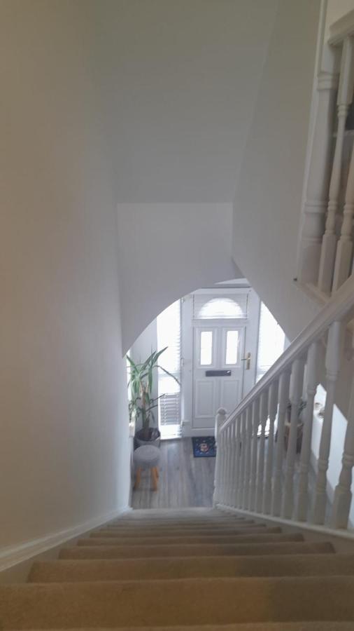 Amberley Guest House Gorey Bagian luar foto